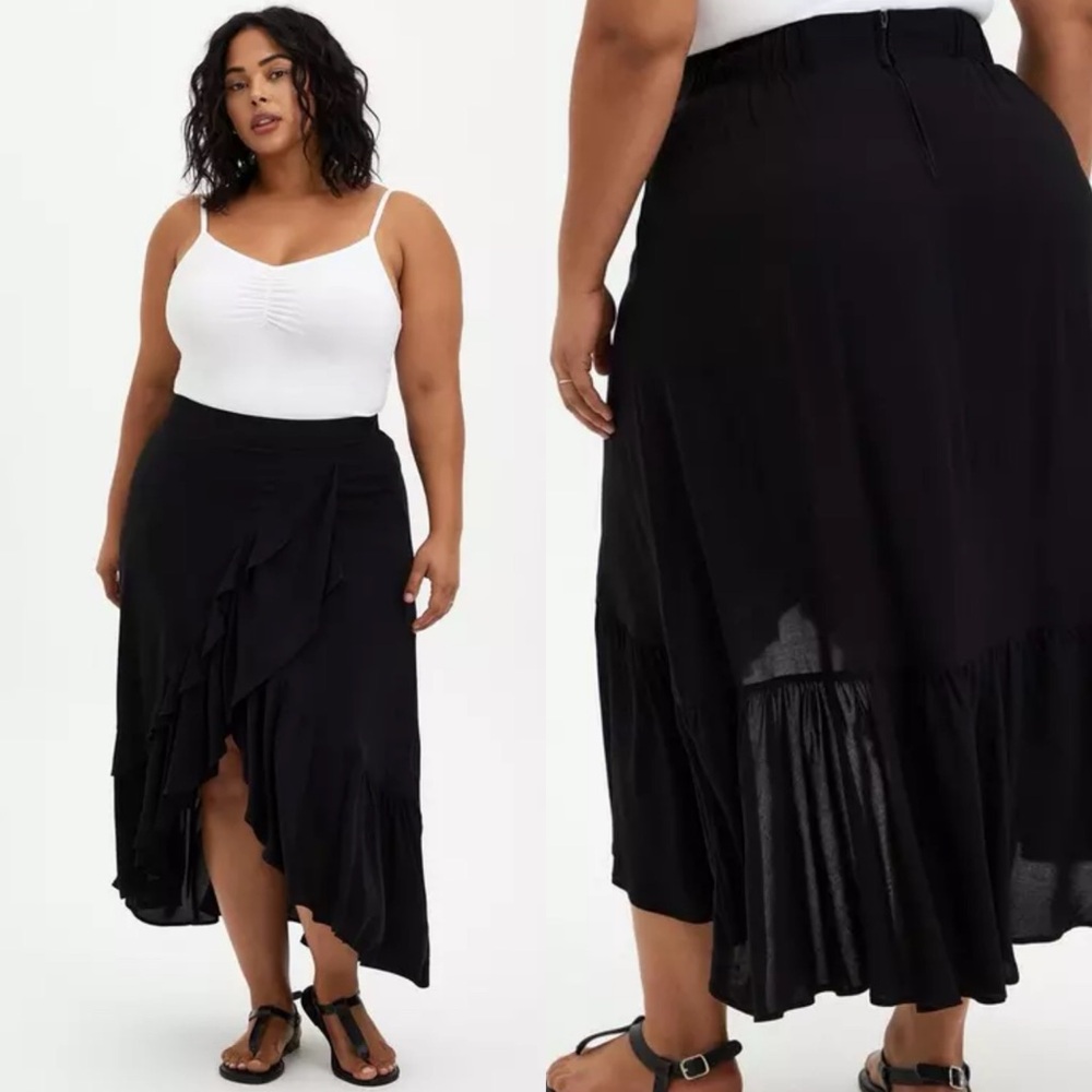 Torrid black ruffle skirt size 3